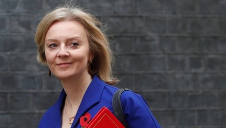 الغارديان.. تسريبات مسجلة لليز تراس: العمال البريطانيون أقل إنتاجية من العمال الأجانب