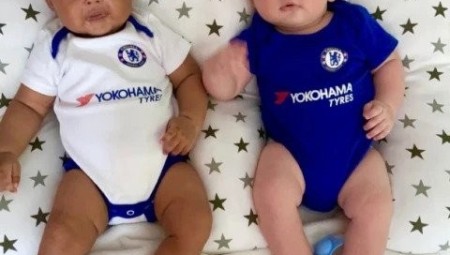 حادثة ولادة نادرة: بريطانية تضع توأما أحدهما ببشرة بيضاء والآخر ببشرة سوداء