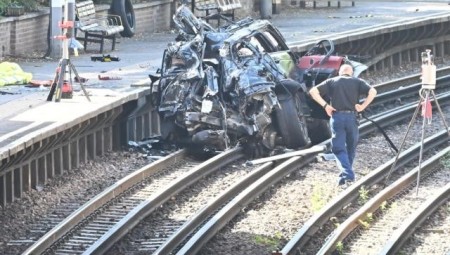 حادث مروع يتسبب في وفاة وثلاث إصابات