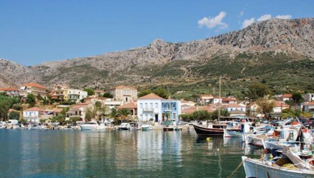 شابة بريطانية تتعرض للاغتصاب أثناء عطلة في اليونان