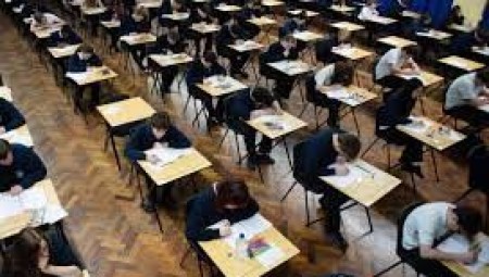إليك تاريخ صدور نتائج امتحانات GCSE في بريطانيا