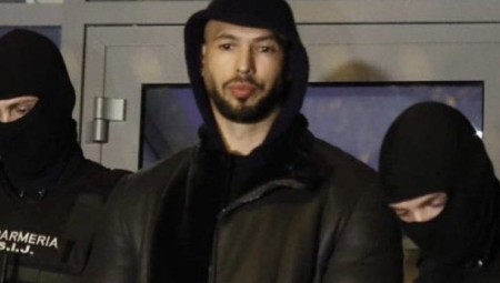 توقيف مؤثر بريطاني مثير للجدل في رومانيا بتهمة تسهيل الدعارة