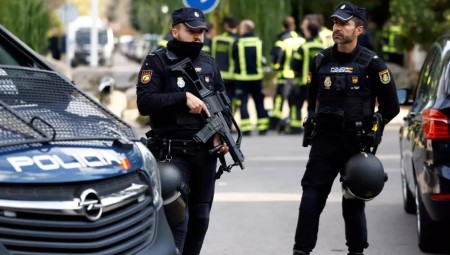 عاجل .. فتح تحقيق بوقائع إرهابية مفترضة بعد هجوم بسلاح أبيض استهدف كنيسة إسبانية