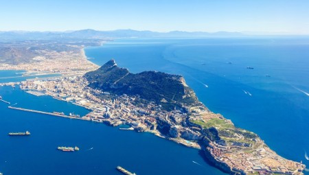 جبل طارق تتهم إسبانيا بـانتهاك صارخ للسيادة البريطانية بعد واقعة على صلة بالجمارك