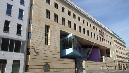 توقيف حارس سابق في السفارة البريطانية في برلين بعد تجسسه لصالح روسيا