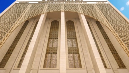 بعد الحريق في 2015 .. تدشين أكبر مسجد في لندن