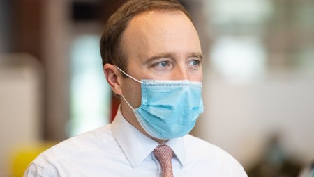 رسائل مسربة.. هل حاول مات هانكوك تخويف البريطانيين من كوفيد 19؟