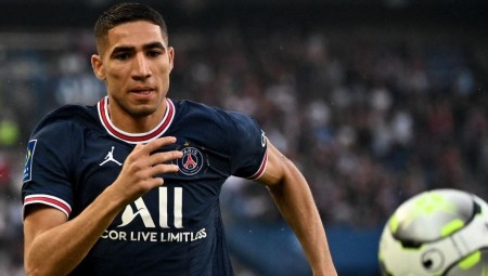 فرنسا.. اتحاد كرة القدم يرفض إيقاف المباريات ليتمكن اللاعبون المسلمون من الإفطار