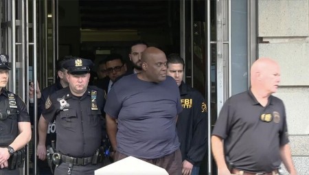 مطلق النار المفترض في مترو نيويورك في الحبس المؤقت