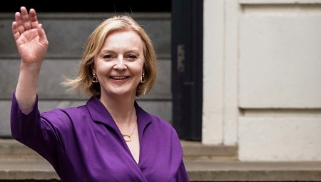 تراس في أول يوم لها في رئاسة وزراء بريطانيا: سأجمد أسعار فواتير الطاقة عند 1900 باوند