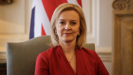 ليز تراس تبدأ بتشكيل حكومتها.. إليك أبرز الأسماء