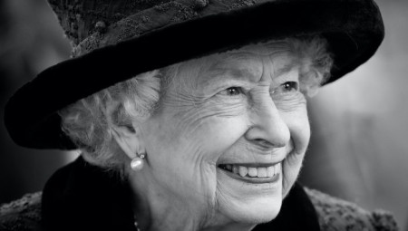 وفاة الملكة إليزابيث حدث حطم الأرقام القياسية لعدد التغريدات حوله في الثانية