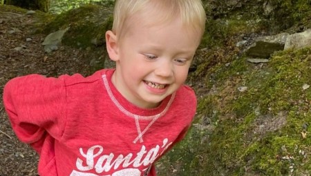 أب بريطاني يدهس ابنه عن طريق الخطأ بواسطة شاحنة نقل كان يقودها