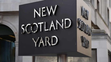 شرطي بريطاني يواجه تهماً بارتكاب 13 جريمة جنسية مع أطفال