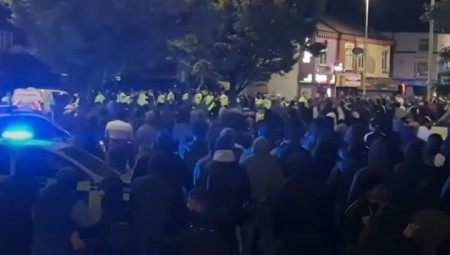 بريطانيا... اشتباكات بين مجموعات من المسلمين والهندوس في ليستر