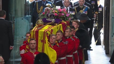 بريطانيا تبدأ بتوديع الملكة إليزابيث في جنازة تاريخية بحضور زعماء من دول العالم