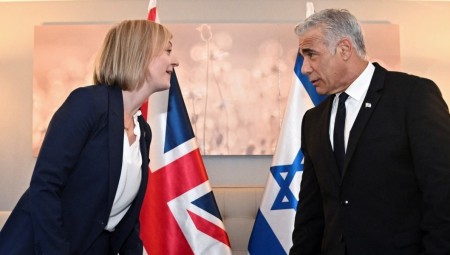 على خطى أمريكا... تراس تخطط لنقل السفارة البريطانية من تل أبيب إلى القدس