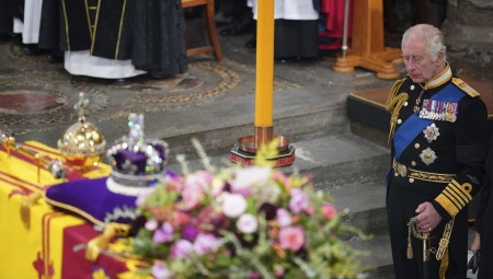 إليزابيث الثانية ترقد في مثواها الأخير بعد وداع تاريخي مهيب