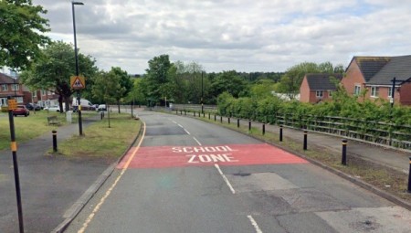 بريطانيا... طفلة شجاعة تمكنت من افشال محاولة اختطافها وهي في طريقها للمدرسة