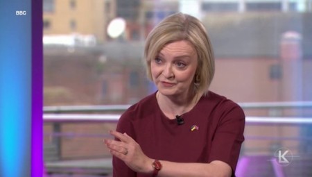 بريطانيا... ليز تراس تلقي بأصابع اللوم والاتهام على وزير الخزانة بشأن الميزانية المصغرة