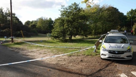 بريطانيا: مراهقة تتعرض للطعن وتترك في مكان الحادثة... والشرطة تقبض على مراهق للاشتباه به