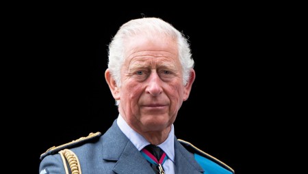 قصر باكنغهام يعلن عن توفر شاغر لوظيفة طيار للملك تشارلز الثالث