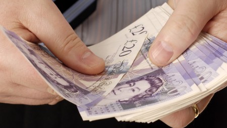 الجنيه الإسترليني في أسوأ تراجع له مقابل الدولار منذ ستة أشهر