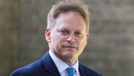 داوننغ ستريت يؤكد تعيين غرانت شابس خلفا لسويلا بريفرمان