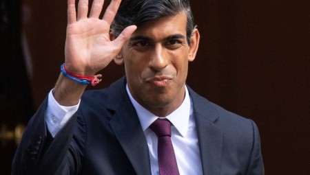 ناخبو حزب المحافظين يلغون عضويتهم بعد إعلان سوناك رئيسًا للوزراء.. ماذا يحدث خلف الكواليس؟