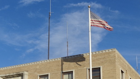 طالب عربي في أمريكا يرفع قضية ضد معلمه بعد أن وصفه بـ الإرهابي