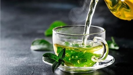 خبراء الصحة يفصحون عن أفضل مشروب لخسارة دهون البطن