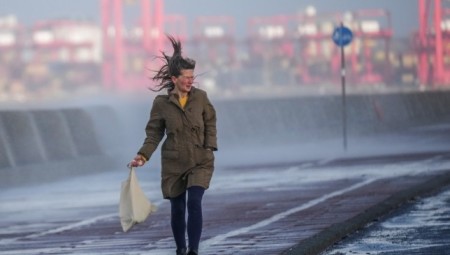 الأرصاد الجوية تحذر سرعة الرياح ستتسبب بانقطاع التيار الكهربائي