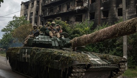 أسير بريطاني سابق يؤكد تعرضه للتعذيب أثناء احتجازه في شرق أوكرانيا