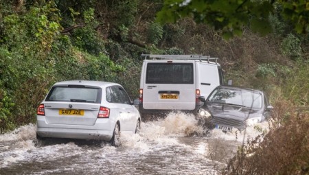 بريطانيا: استمرار العواصف الرعدية والأمطار الغزيرة.. والأرصاد الجوية تحذر من حالة الطقس غير المستقرة