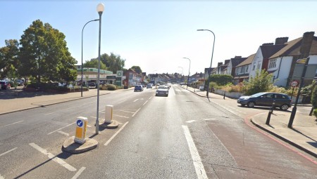 بريطانيا.. اعتقال مراهق للاشتباه في تورطه بقتل شاب طعنا بشارع في لندن