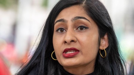 (فيديو) النائبة العمالية زارا سلطانة وجدت المال السحري نيابة عن جيريمي هانت