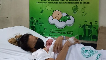 طفلة جعلت عدد سكان الأرض يصل إلى 8 مليارات نسمة