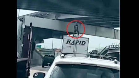 أمريكي يلقى حتفه أثناء تأديته لرقصة على ظهر شاحنة