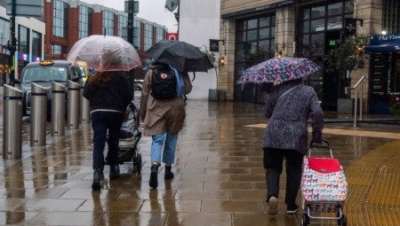 بريطانيا… انخفاض درجات الحرارة لـ -4 درجة مئوية اليوم وتحذيرات من تشكل الجليد