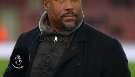 (فيديو) لاعب كرة القدم الإنجليزي السابق جون بارنز : إن كنت لا تكِنُّ الاحترام لقوانين قطر فلا تذهب