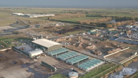 الشرطة البريطانية تفتح تحقيقاً بشأن جثة طفل حديث الولادة عثر عليها في مركز لإعادة التدوير