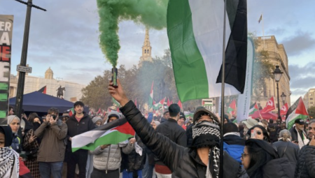 مسؤولون بريطانيون يحذرون من حظر المظاهرات المناصرة لفلسطين: الإقبال سيكون أكبر!