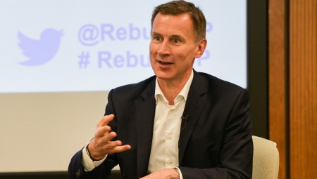 وزير المال البريطاني الجديد نحو زيادة الضرائب وتراس في أزمة