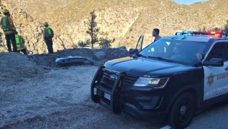 ميزة SOS للطوارئ الخاصة بـ iPhone تنقذ شخصين علقا في واد بعد تعرضهم لحادث سير