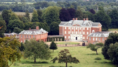 الغارديان تكشف العثور على الكوكايين في مقر رئاسة الوزراء والخارجية