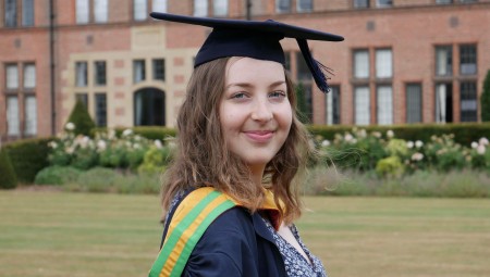 وفاة شابة ليلة عيد الميلاد دهسا بعد اصطدام سيارة شرطة بها في ليفربول