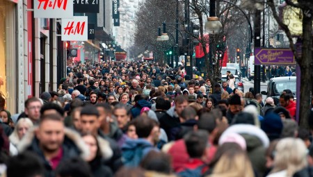 تراجع إنفاق المستهلكين في عطلة بوكسينغ داي في بريطانيا