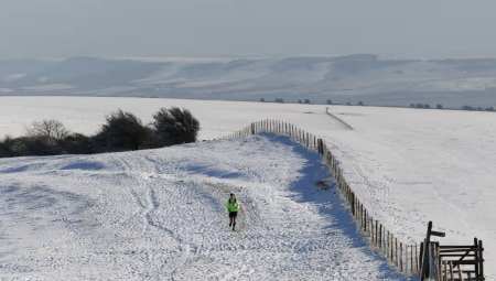 إنجلترا تحت وطأة البرد القارس: تحذيرات صحية للفئات الأضعف ودرجات حرارة تصل إلى -20