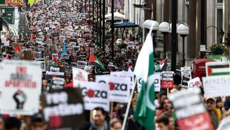 مسيرة حاشدة في لندن من أجل إنهاء التطهير العرقي في فلسطين