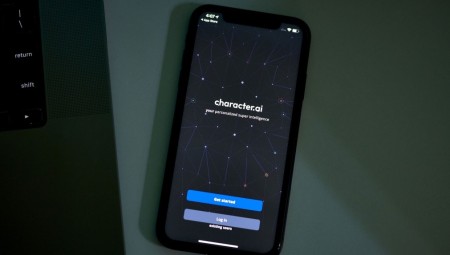 تطبيق ذكاء اصطناعي يوجّه صحفيا لقتل المتنمرين عليه